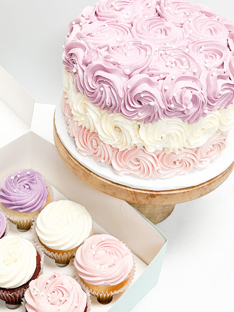 Pretty Rosette Cake